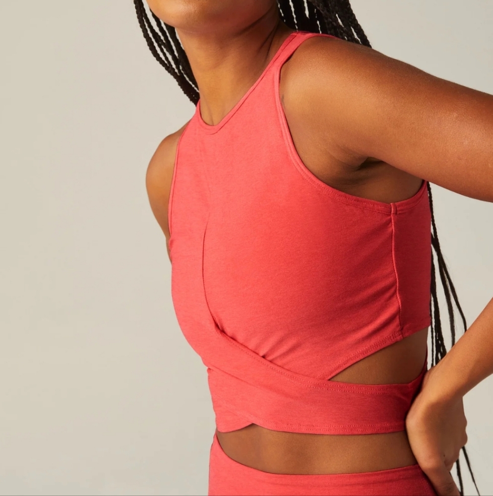 Beyond Yoga Stylish Coral Cutout Tank Top NWT - Picture 2 of 9